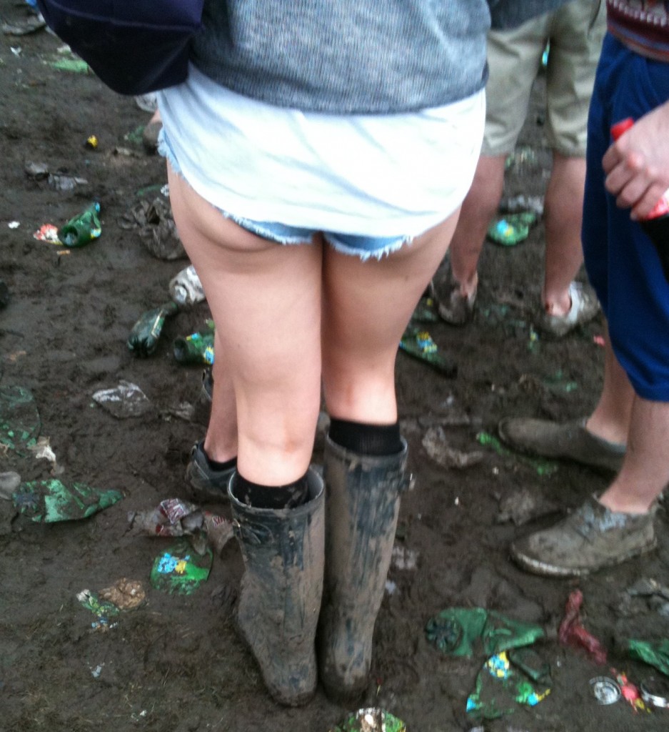 Should girls wear shorts 