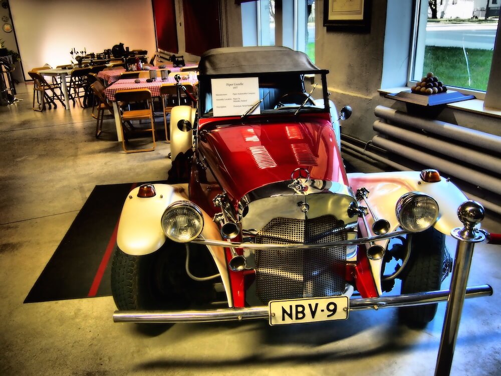 cars-in-bars-tallinn