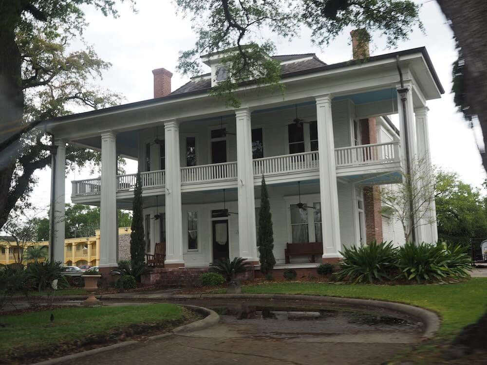 Exploring the houses of Lake Charles