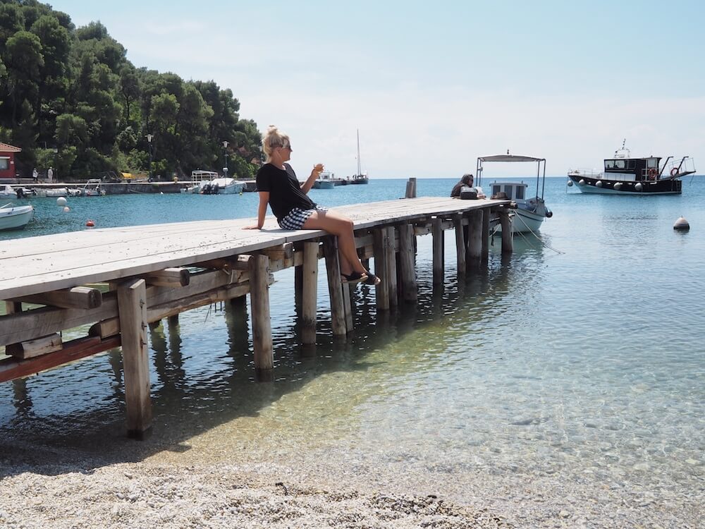 Solo travel safety tips 