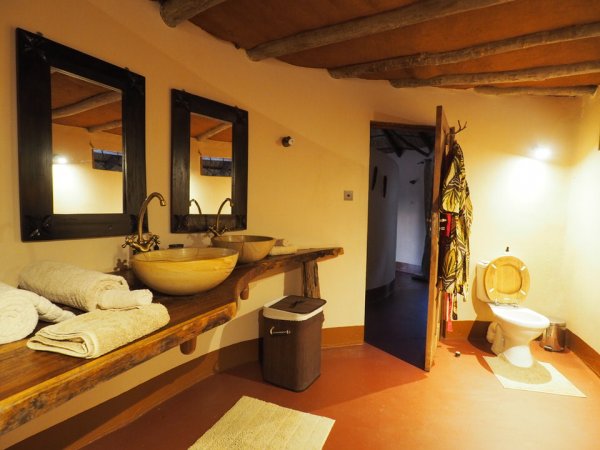 Bathroom at the Tongole Wilderness Lodg