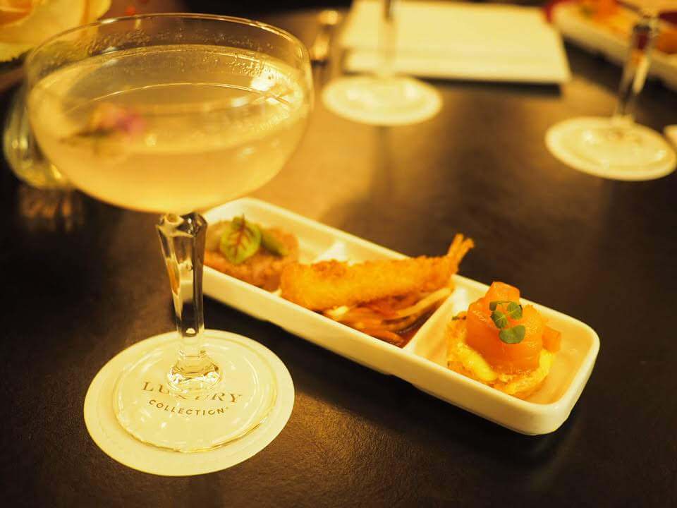 Cocktails at Hotel des Indes