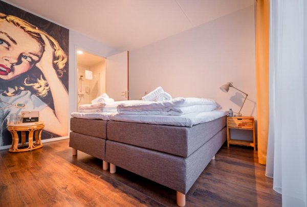 Zeta Beds in the Hague