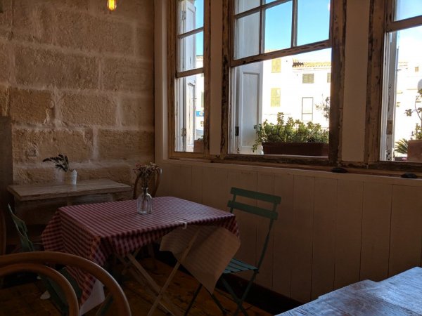 Pipet and Co in Mahon