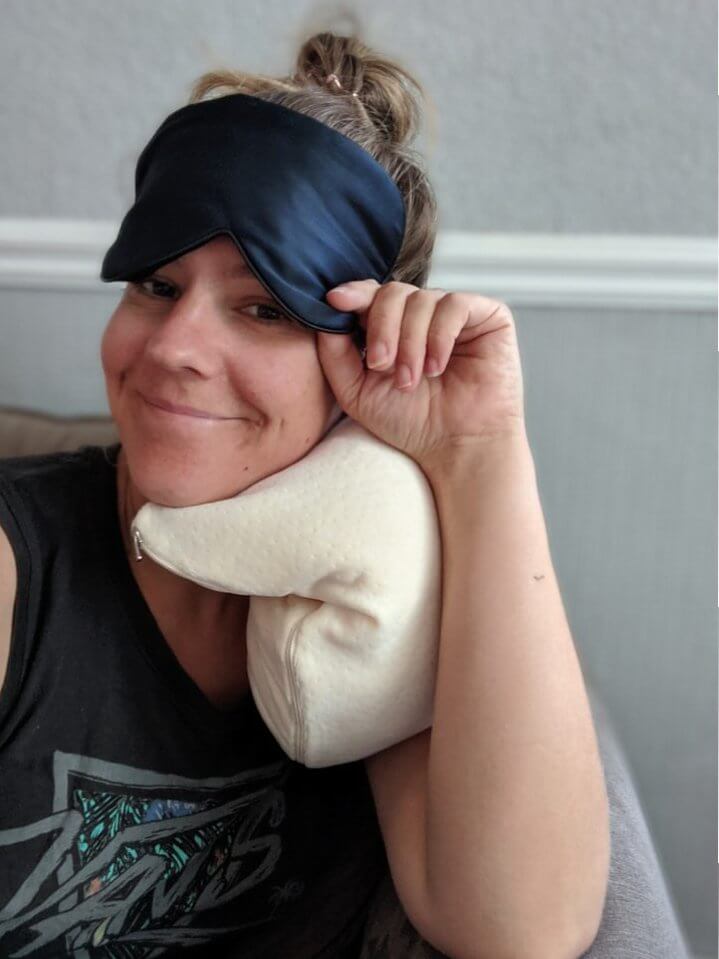 how to sleep on a flight