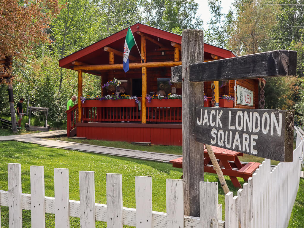 Cabin in the woods Jack London