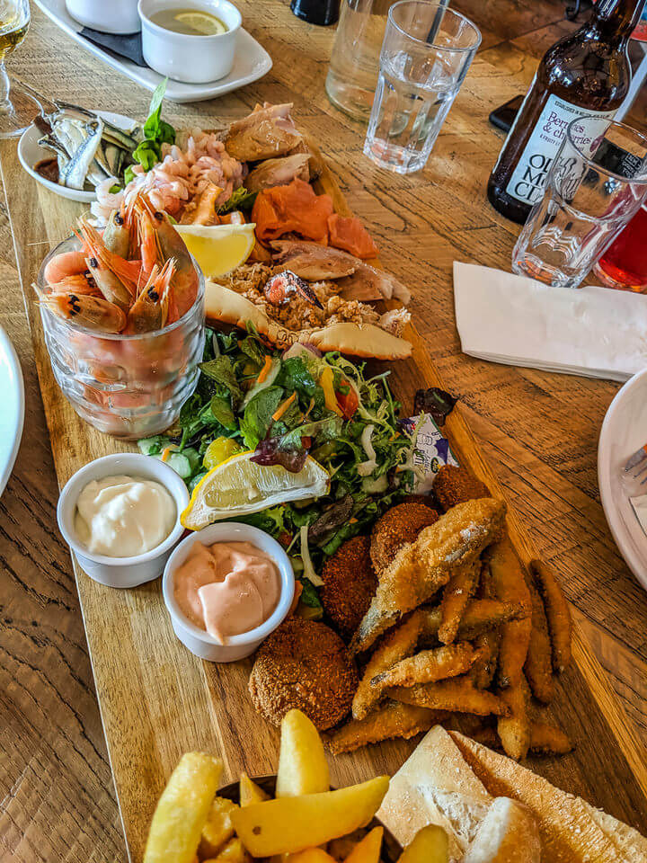 fish sharer Woodford Lodge