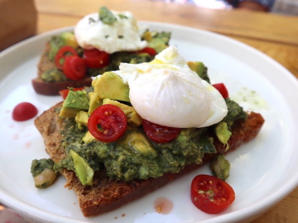 eating in Pythagorio