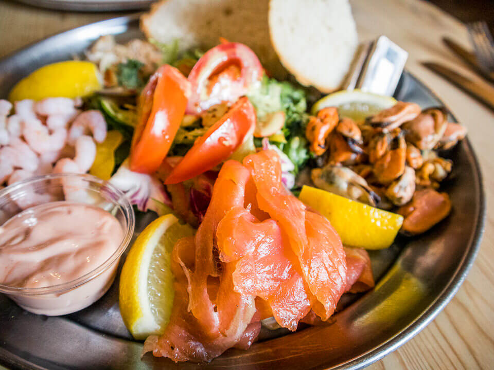 cole platter crab and lobster