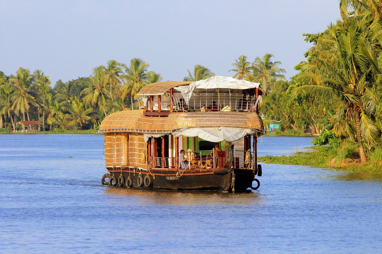 houseboats in kerala 