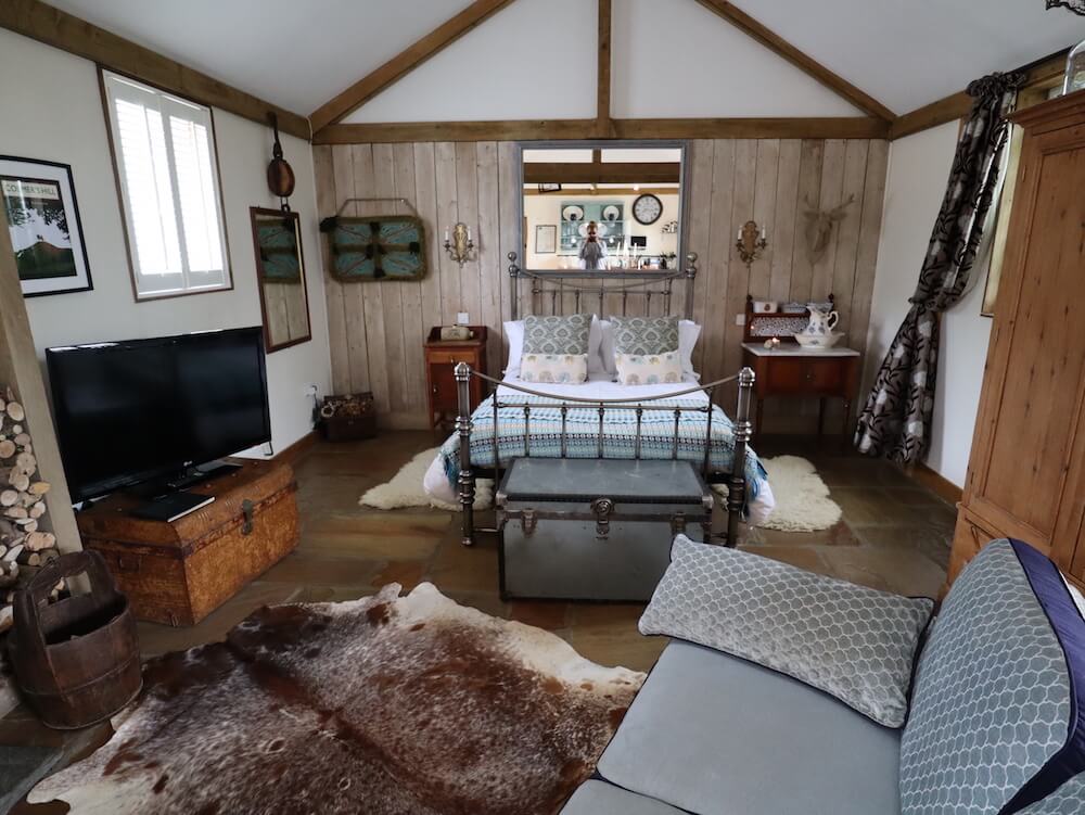 bedroom outbuildings