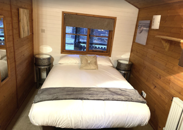 romantic airbnb in england