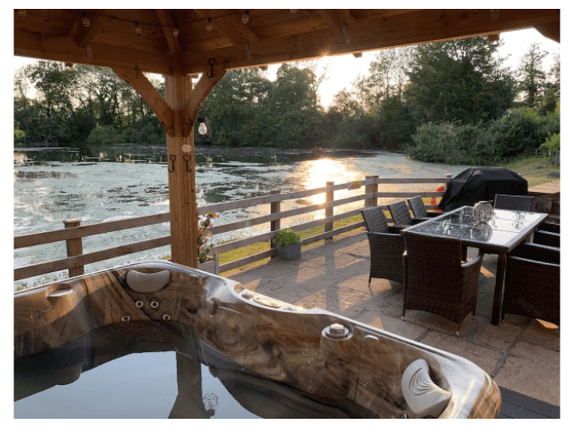 romantic hot tub for new years eve 