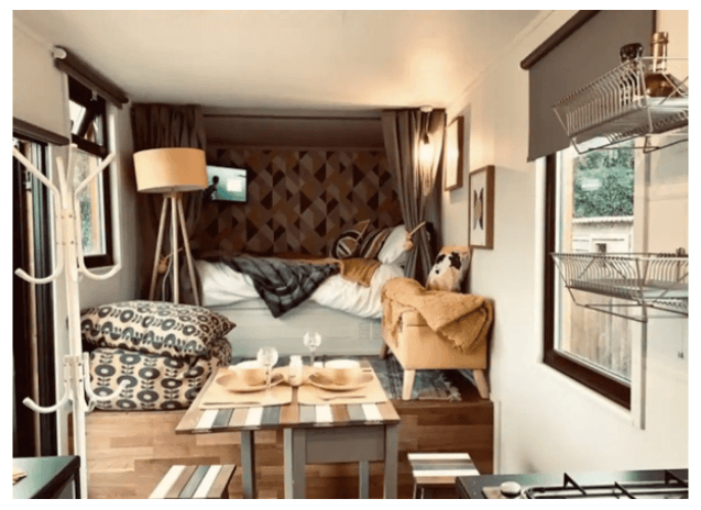 romantic airbnb in england