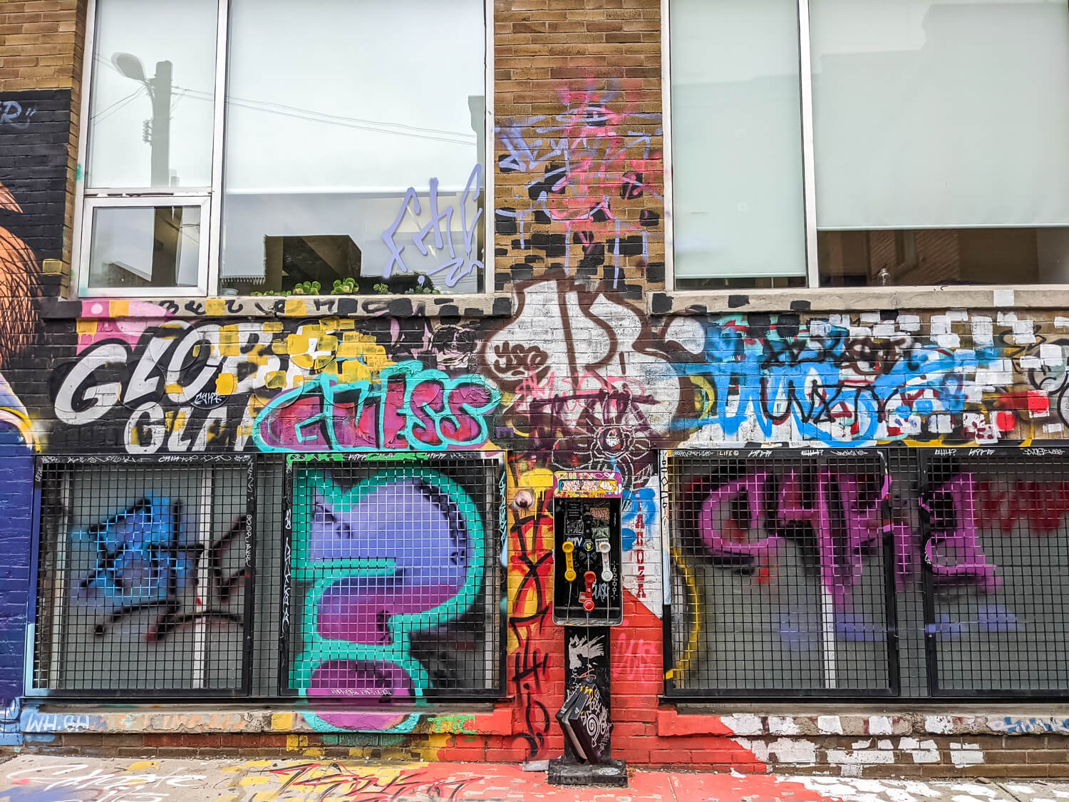grafitti alley toronto