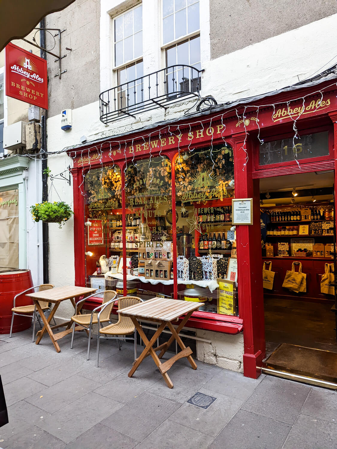 fun shopping in bath