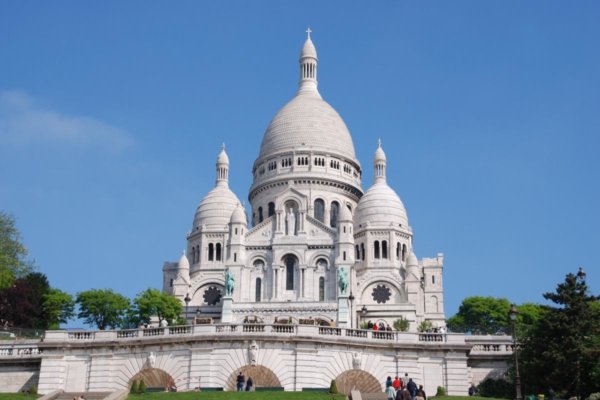 Paris Sacre Coeur exterior