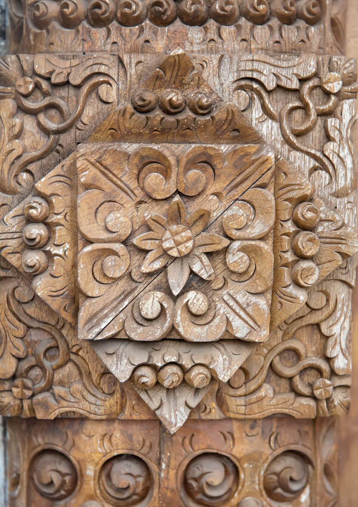 Wood carvings make excellent handcrafted souvenirs from Bali