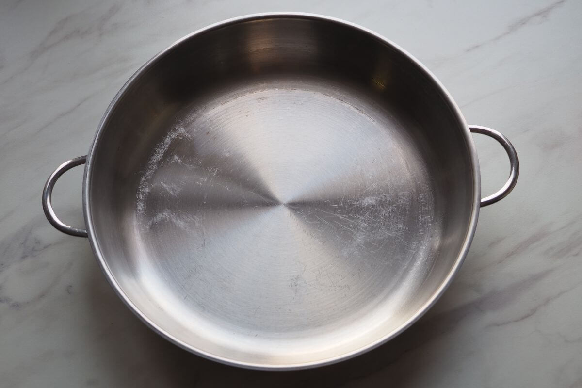 Souvenirs from Florida can include paella pans