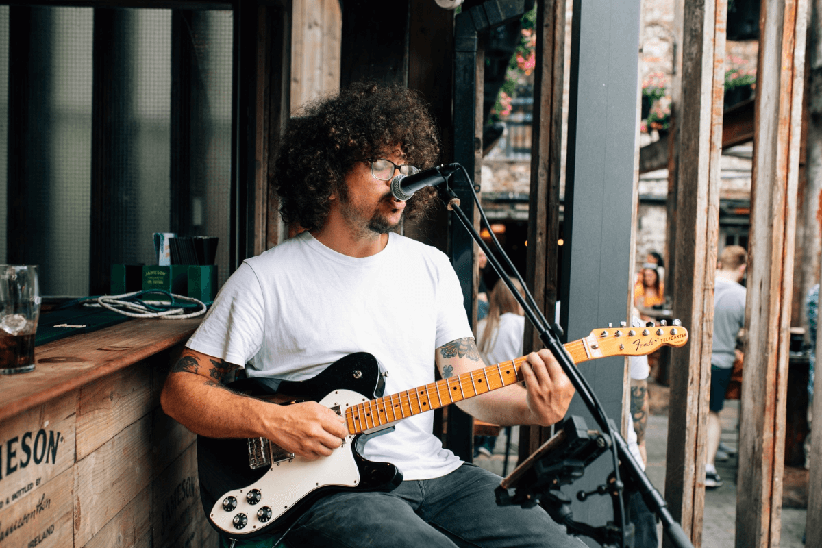 Live music at The Dirty Onion is a great option for cheap things to do in Belfast