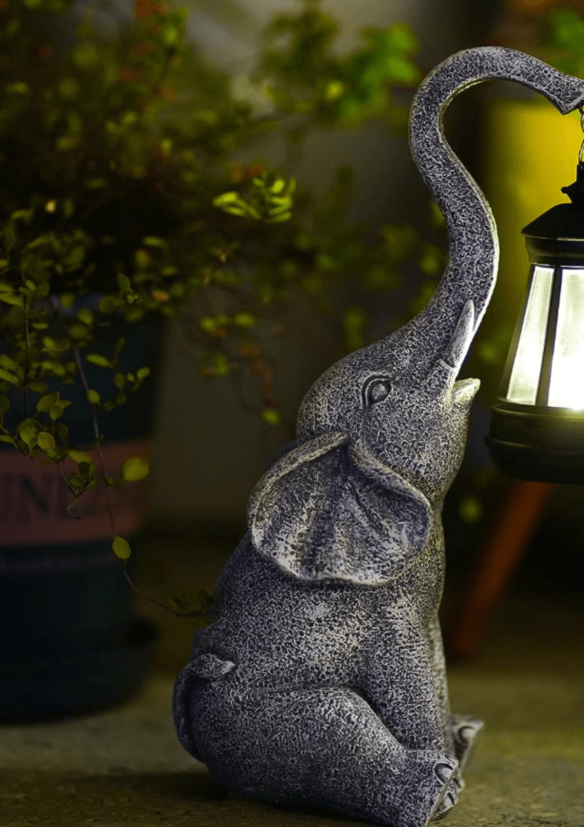 elephant solar light - gift ideas for an outdoorsy girlfriend