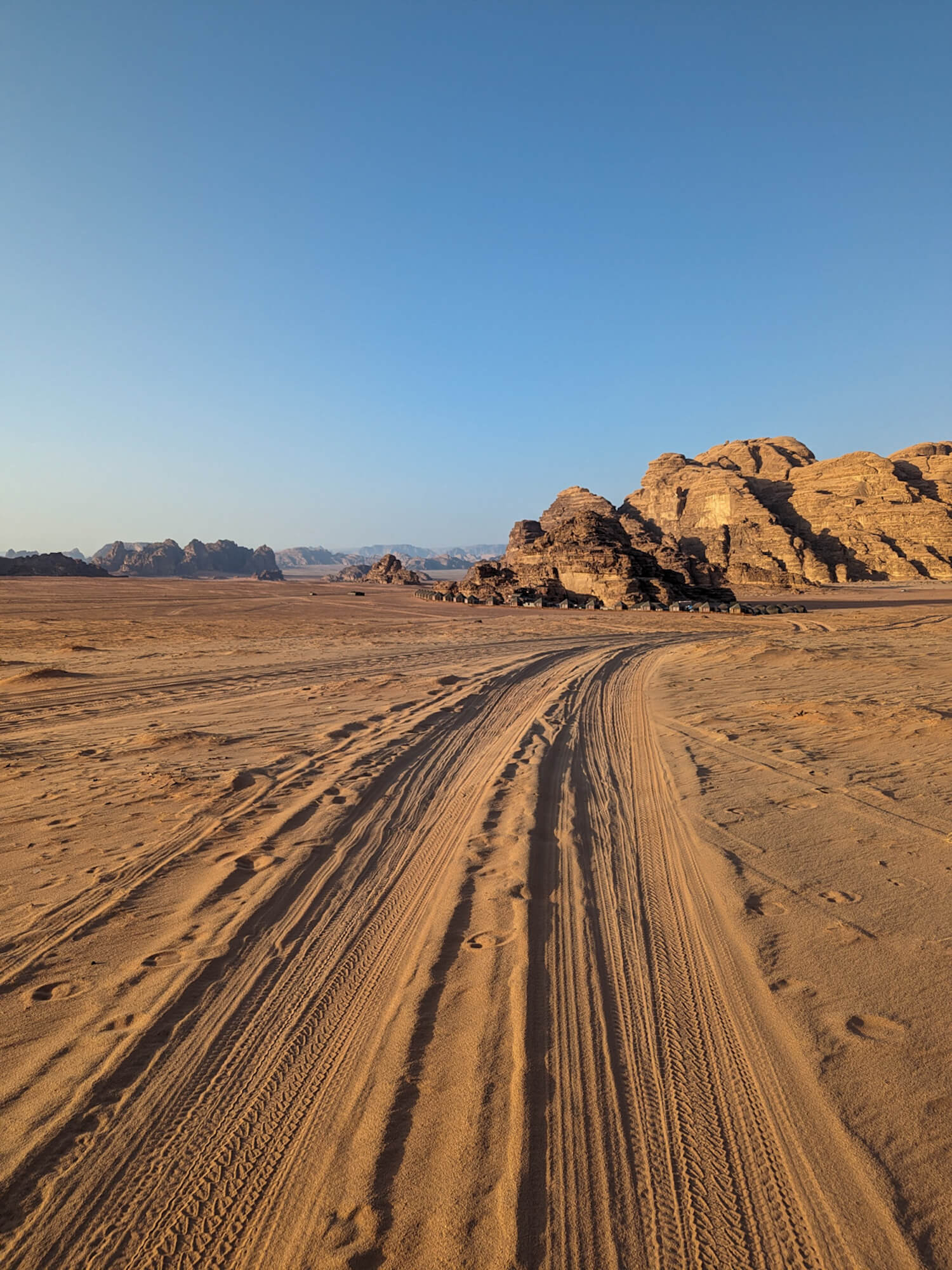 what does wadi rum look like