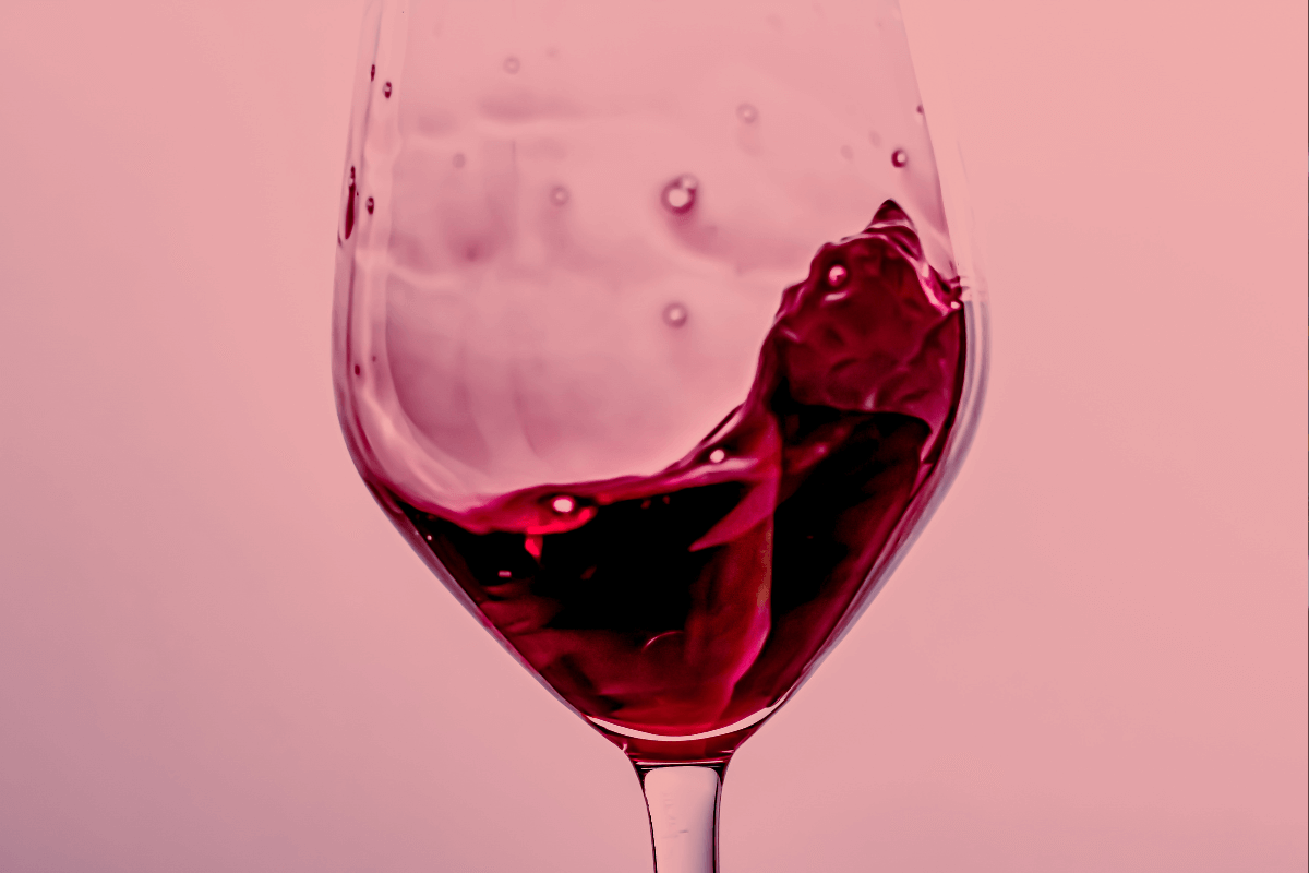 the best Italian alcoholic drinks to try include Chianti