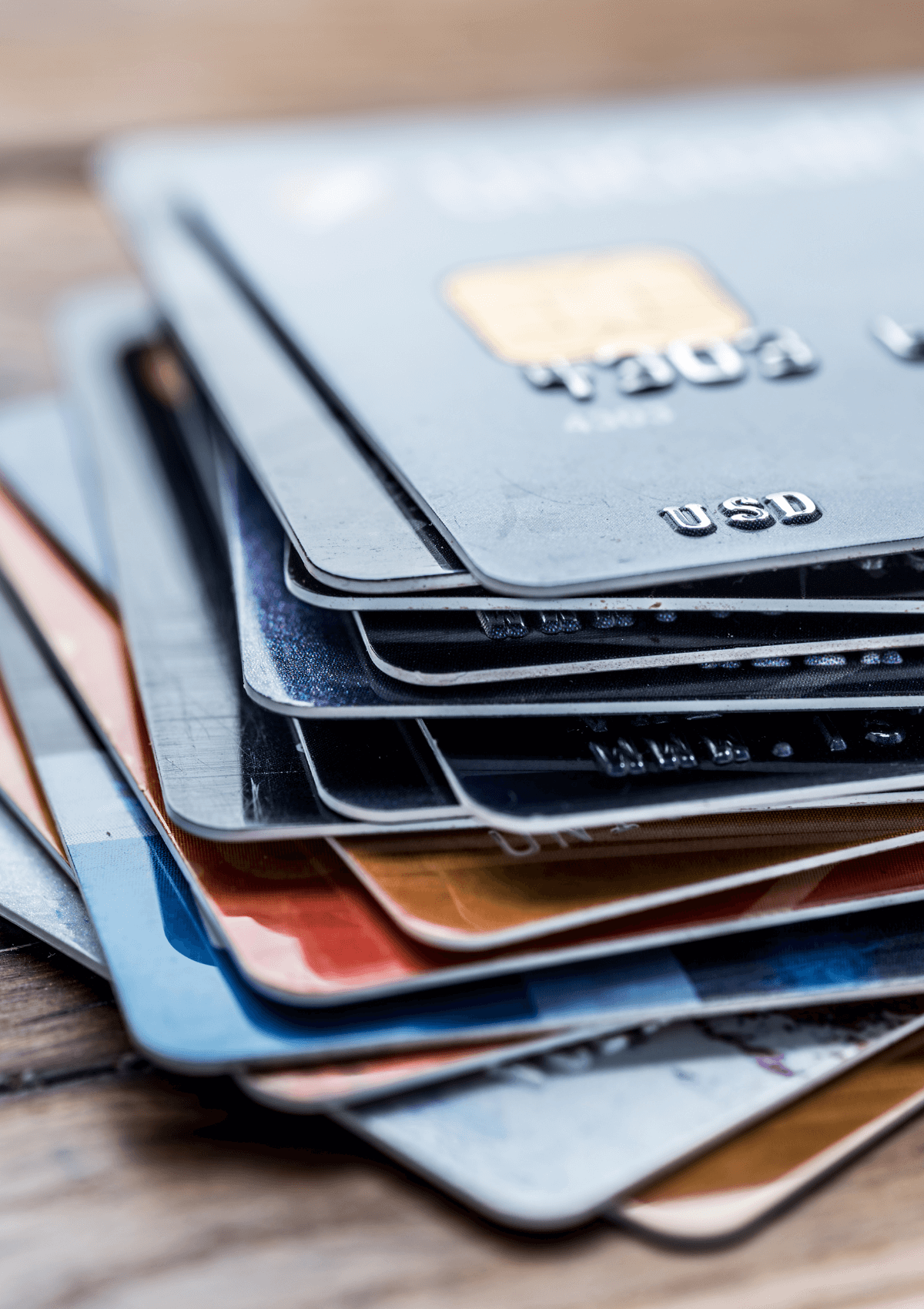 use a travel rewards program to stick to a family budget