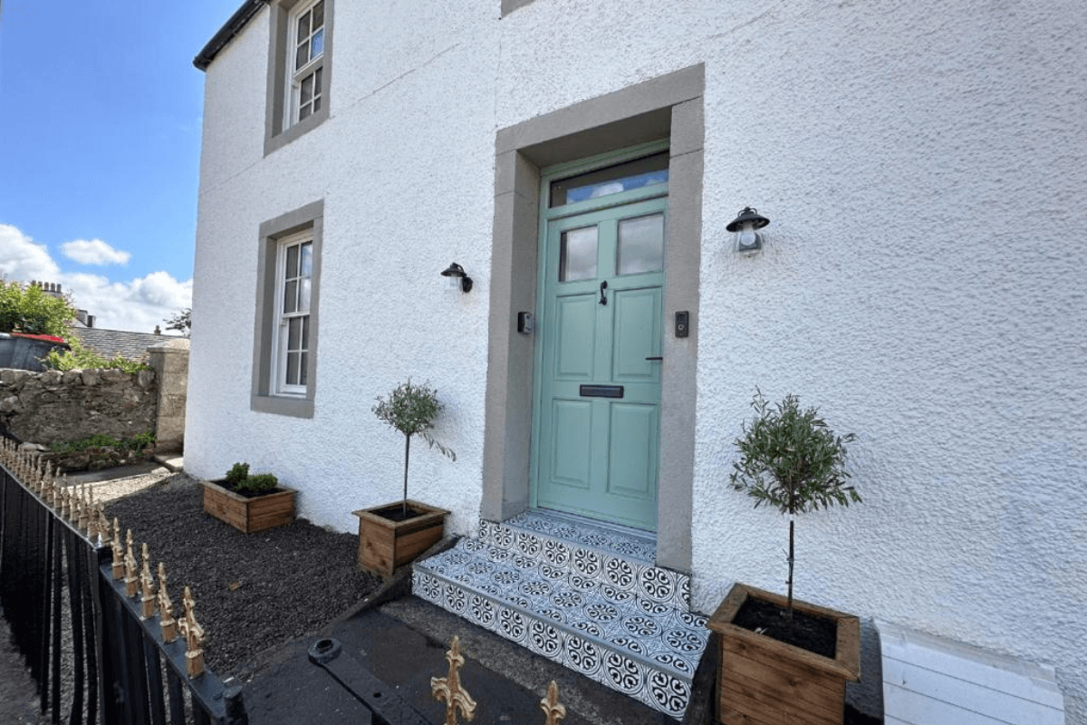 houses and hotels with hot tubs in Scotland