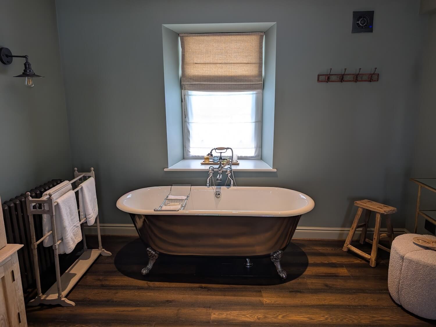 a bathtub in a bathroom