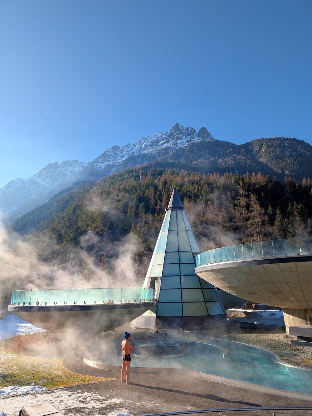 How to get to aqua dome in Austria by public transport