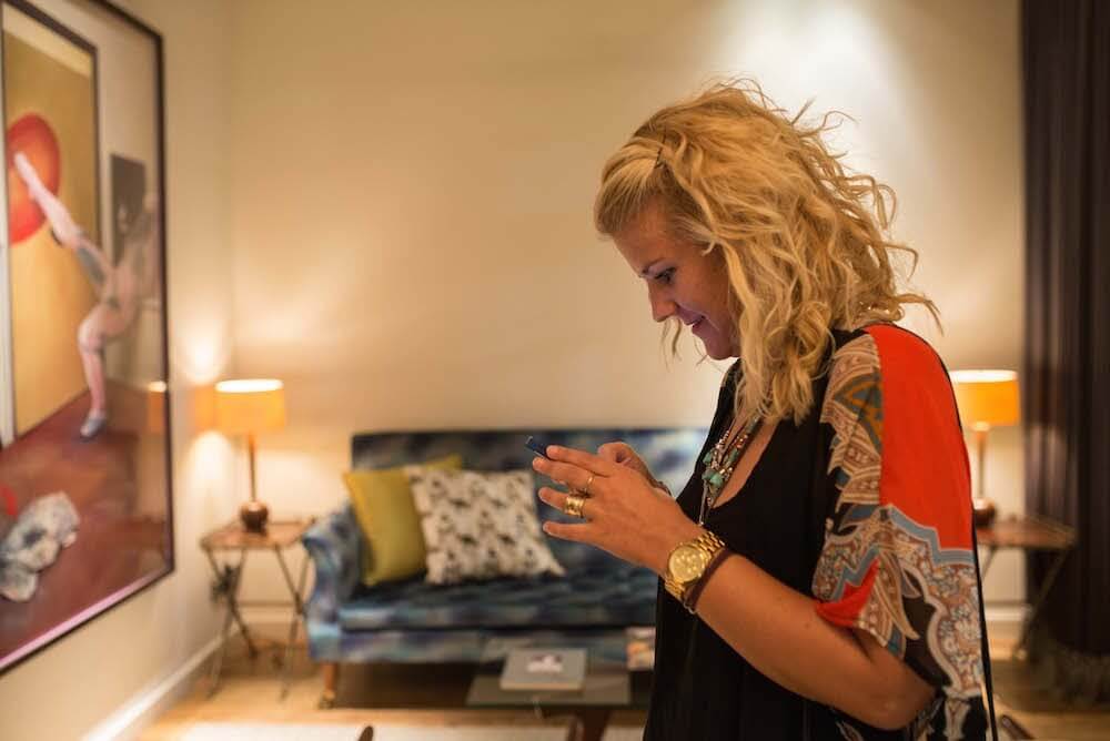 I Just Want My Phone to Work Abroad – Is Sim Local the Answer?