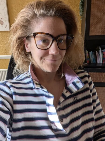 VickyFlipFlop blue glasses